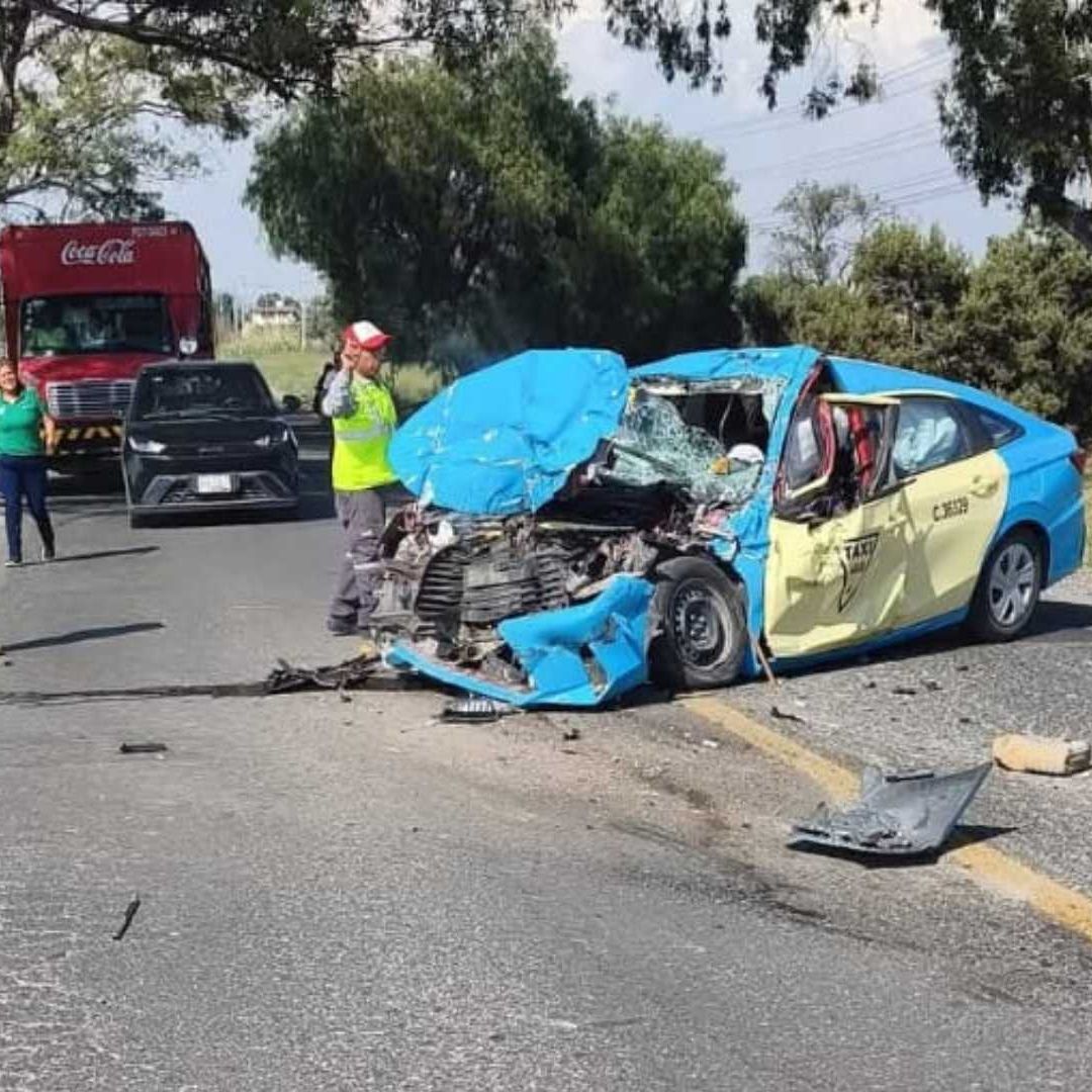 Taxista Muerto Prensado en Choque Accidente en Carretera Amozoc Oriental San Agustín Tlaxco Acajete