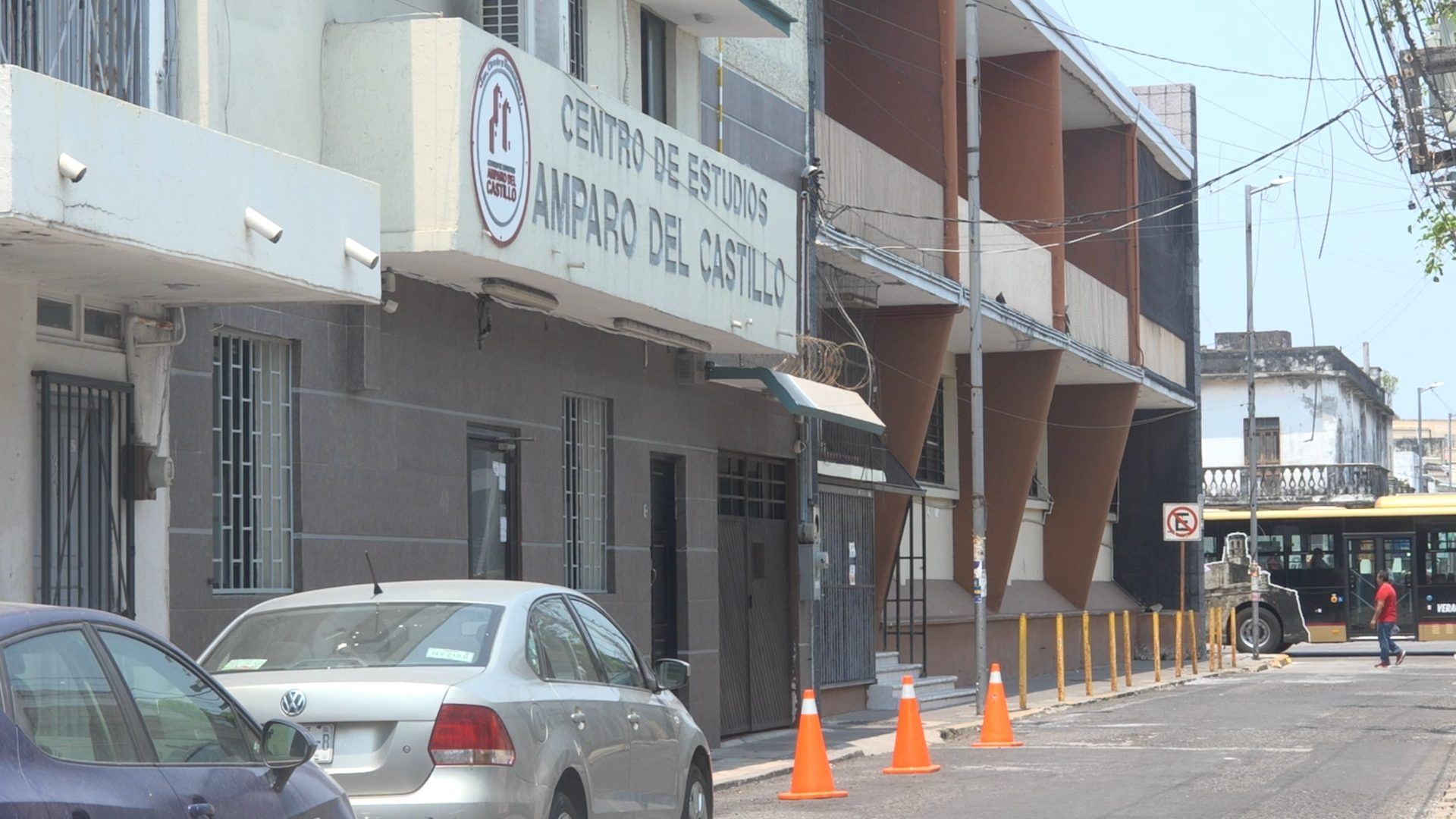 Evacuan Escuela Amparo del Castillo Bachillerato Enfermería Veracruz Intoxicación Inhalación por Fumigación
