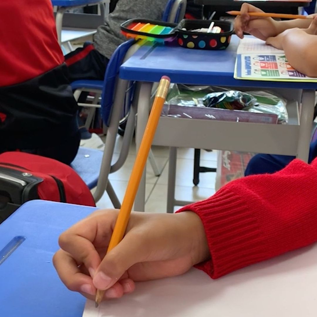 Arranca Operativo de Entrega de Becas Rita Cetina en Escuelas