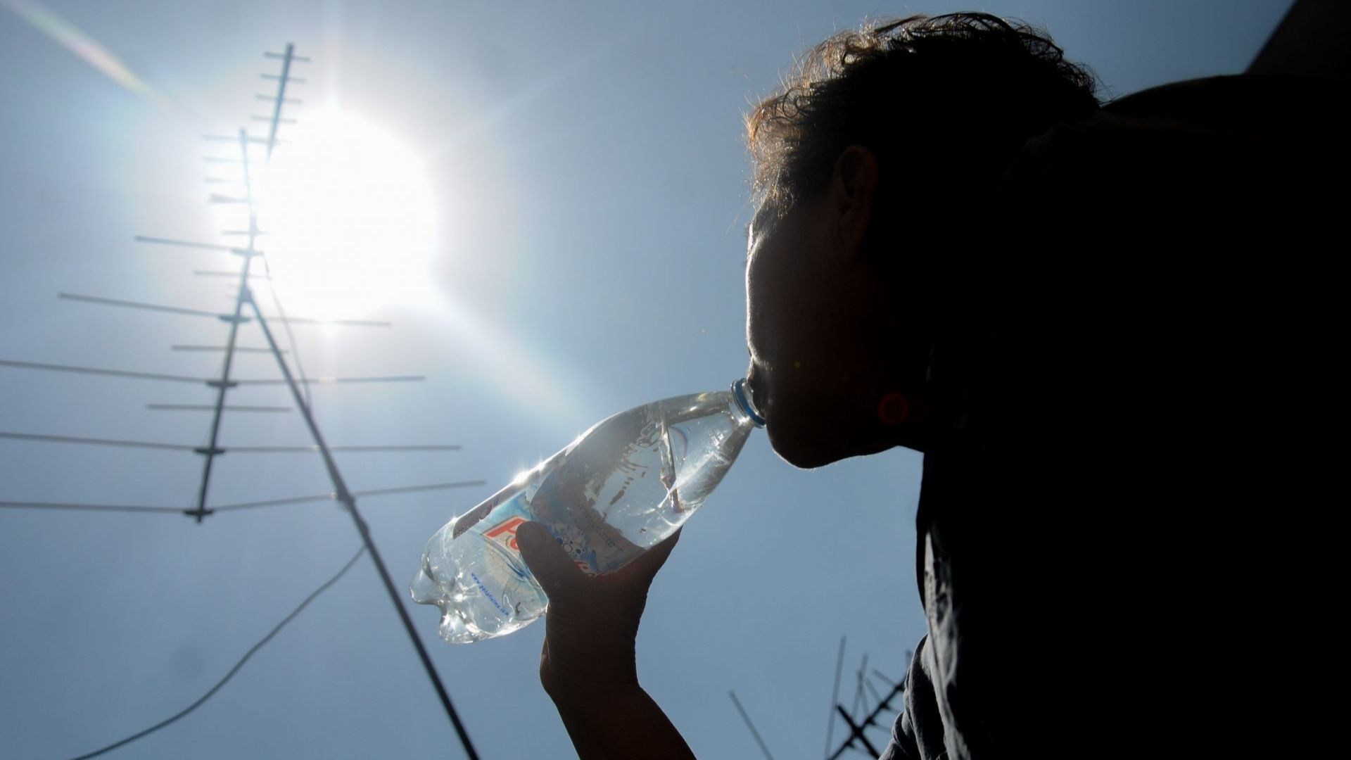 Ola de calor golpea con fuerza en 25 estados este domingo 17 de mayo 2026