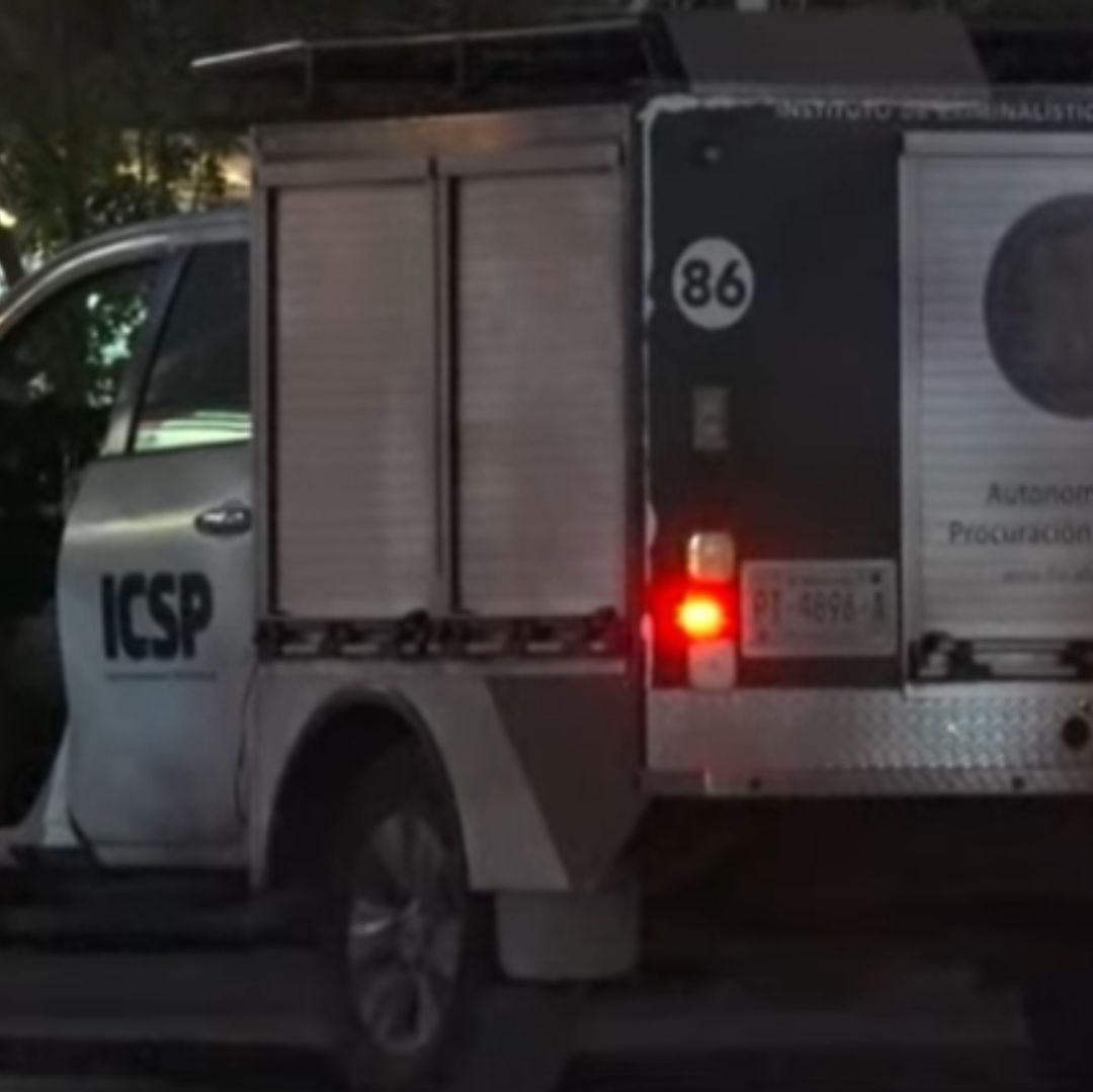 Roban arma a policía