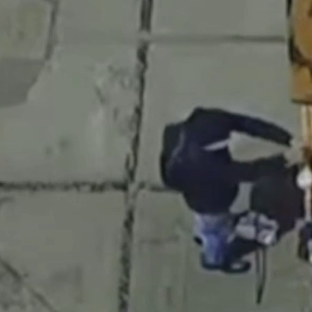 En 55 Segundos Captan a Hombre Robando Medidor de Agua en Guanajuato Capital