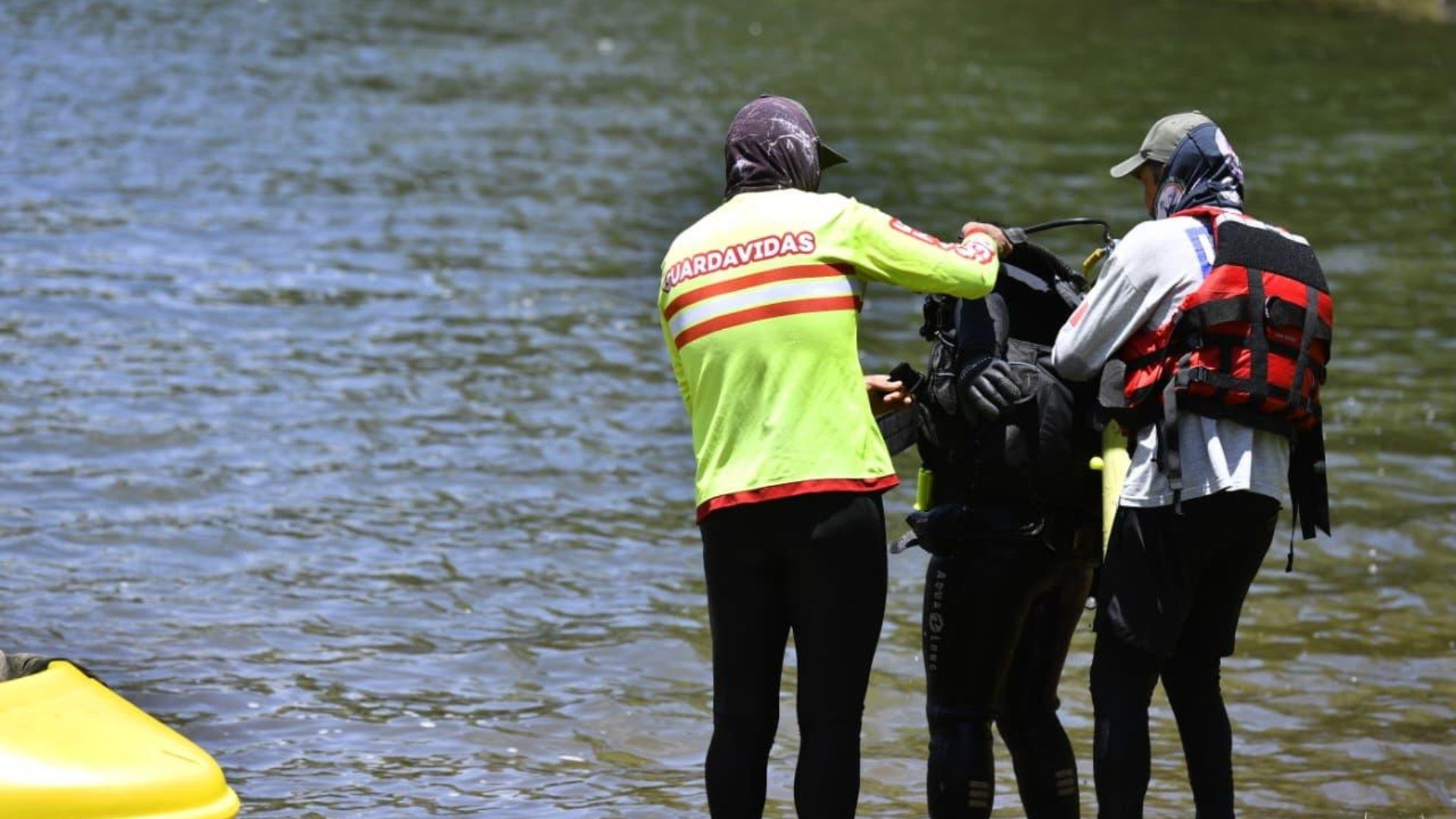 Buscan a Familia en Lago de Juanacatlán Jalisco Tras Volcadura de Lancha