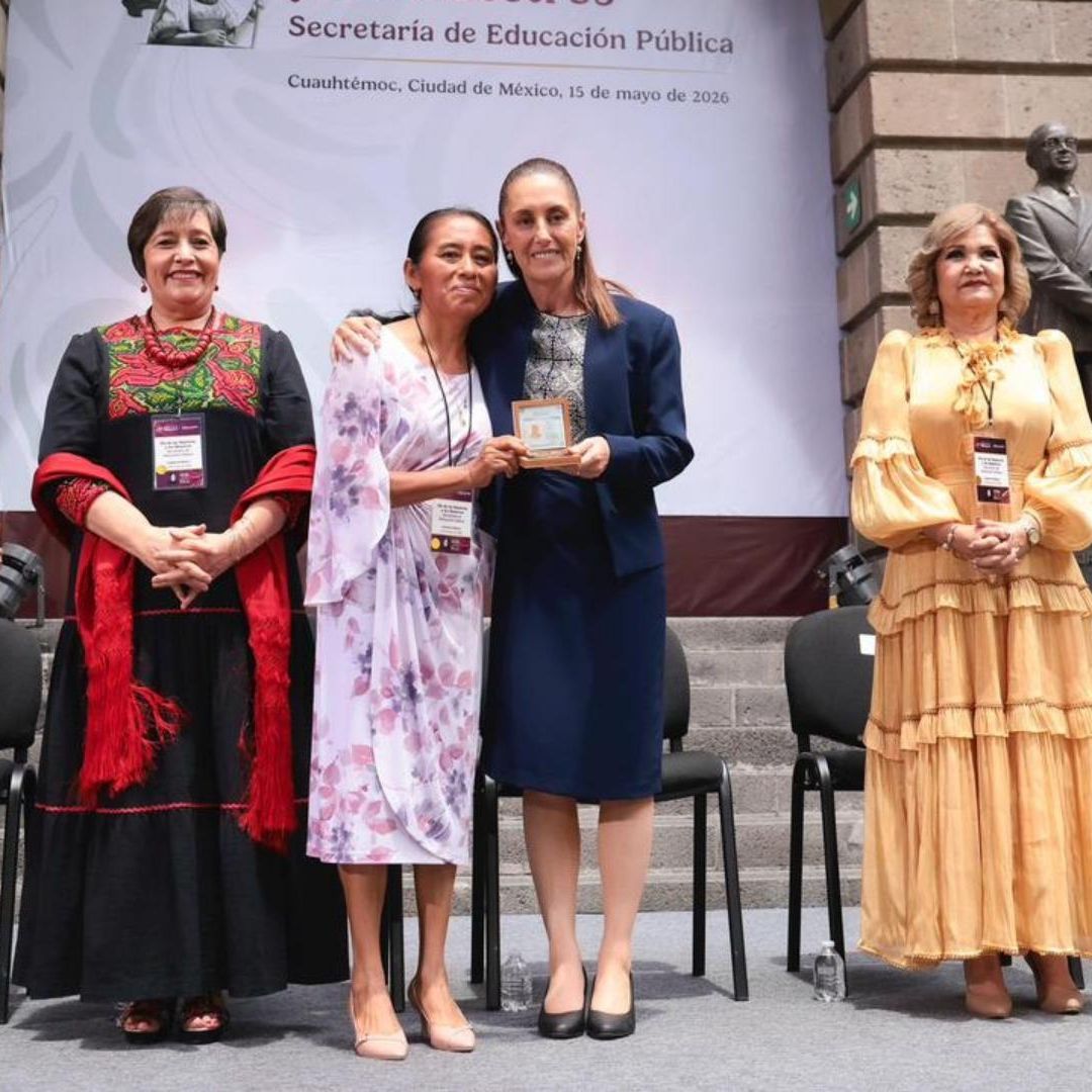 Evento conmemorativo del Día de Maestro en la SEP. Foto: Presidencia de la República
