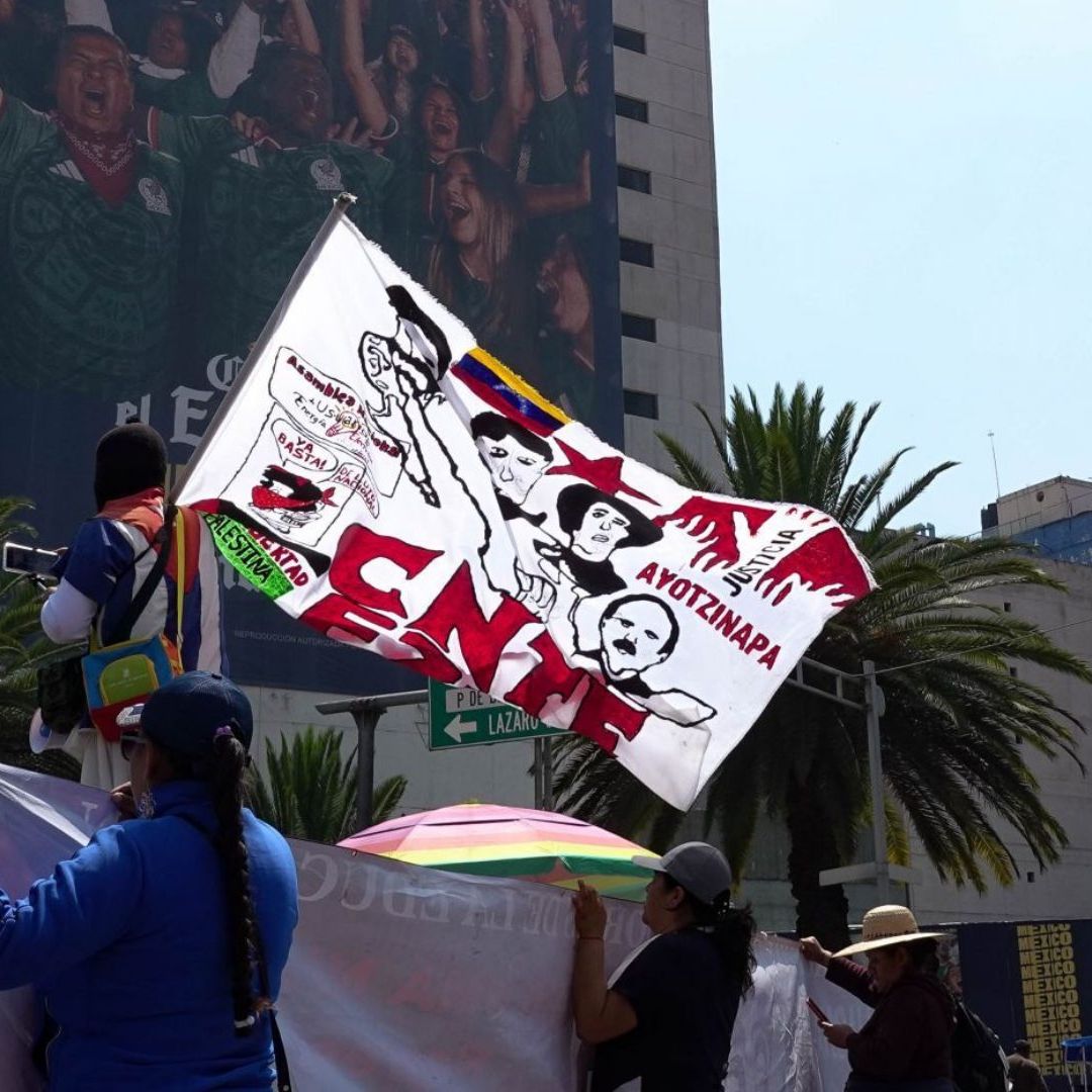Marcha de maestros de la CNTE en CDMX