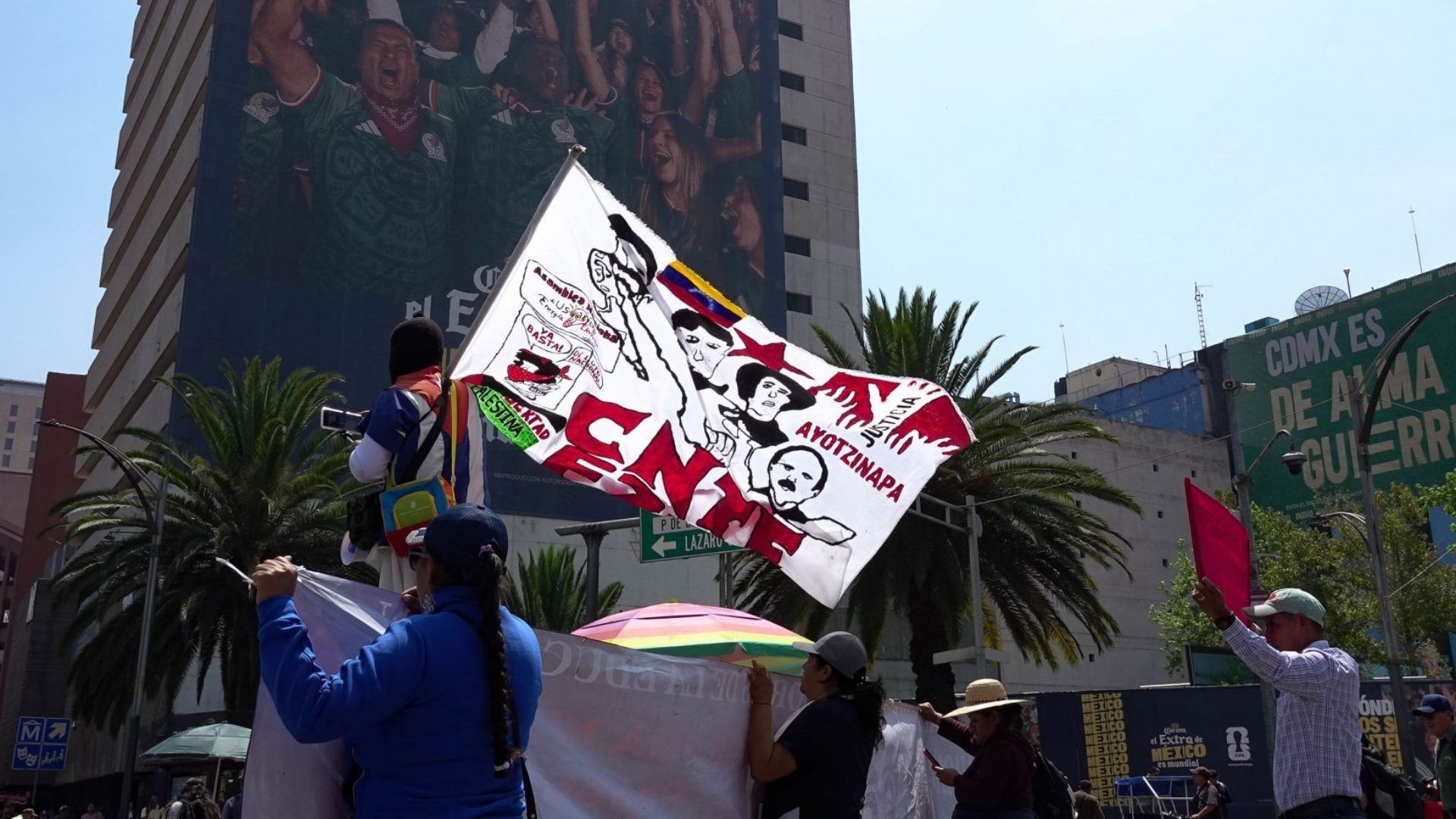 Marcha de maestros de la CNTE en CDMX