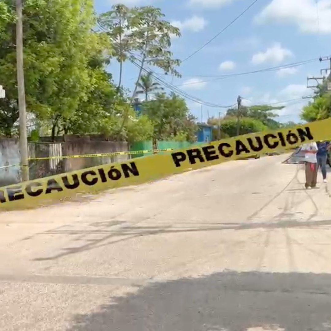 Hombre de la Tercera Edad Muere Electrocutado Mientras Caminaba Colonia Tacoteno Minatitlán Veracruz