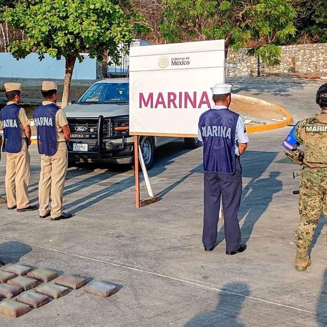 Paquetes con cocaína decomisados por la Marina. Foto: X @GabSeguridadMX