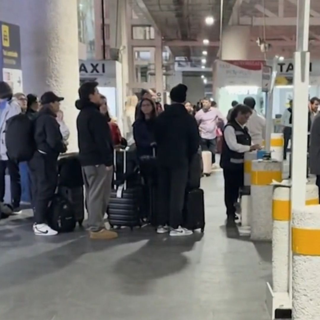 A Días del Mundial, Encontrar un Taxi en el AICM Se Ha Convertido en Un Calvario para Usuarios
