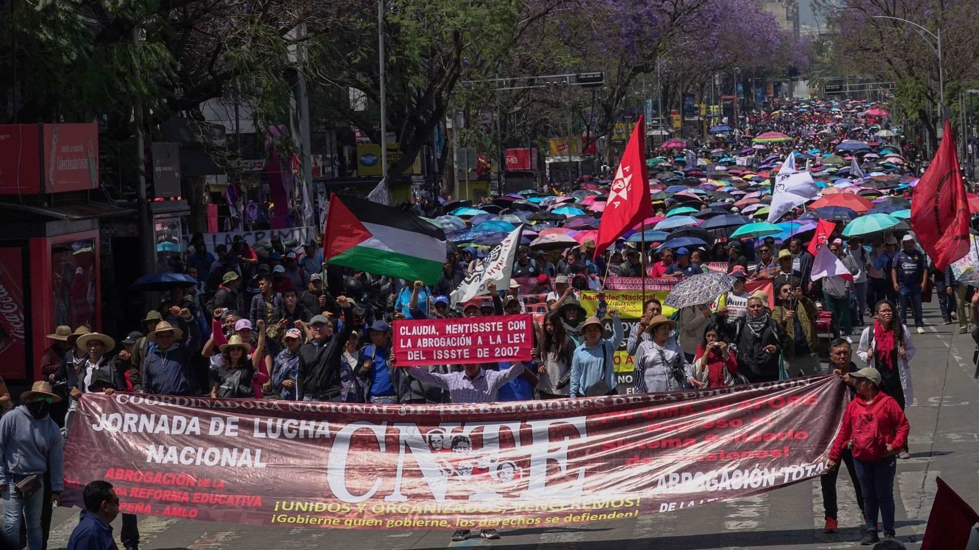 Marcha de la CNTE en Ciudad de México. Foto: Cuartoscuro | Archivo