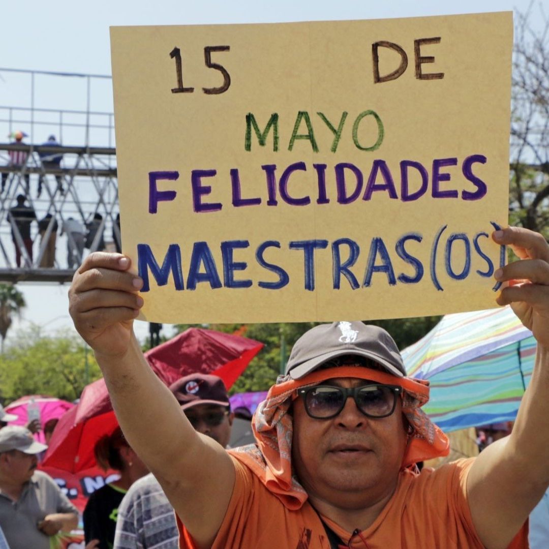 Conoce estas frases para decir Feliz Día del Maestro este 15 de mayo 2026