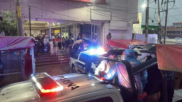 Inundación en Plaza Aragón. foto: N+