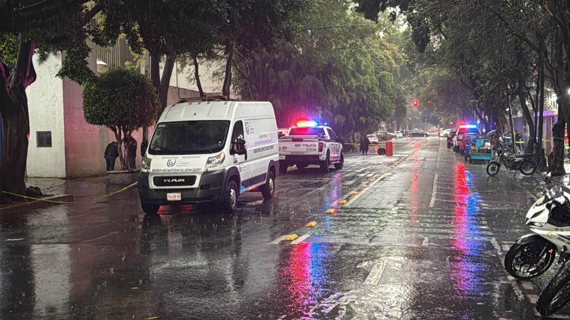 Balacera en Colonia Roma: Persiguen a Motociclista y lo Matan a Balazos en Plena Tormenta Hoy