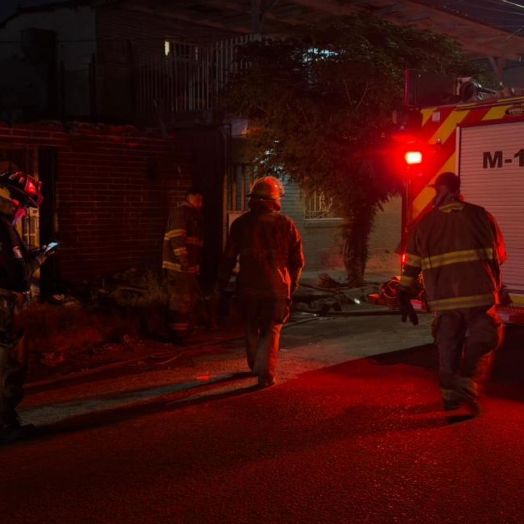 Policías y Vecinos Intentaron Apagar el Fuego