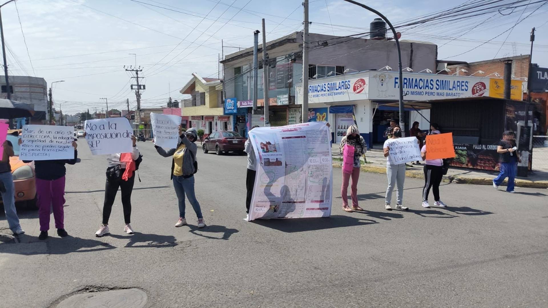 Bloqueo 105 Poniente y 3 Sur Manifestación Kínder Abelardo Sánchez Gutiérrez