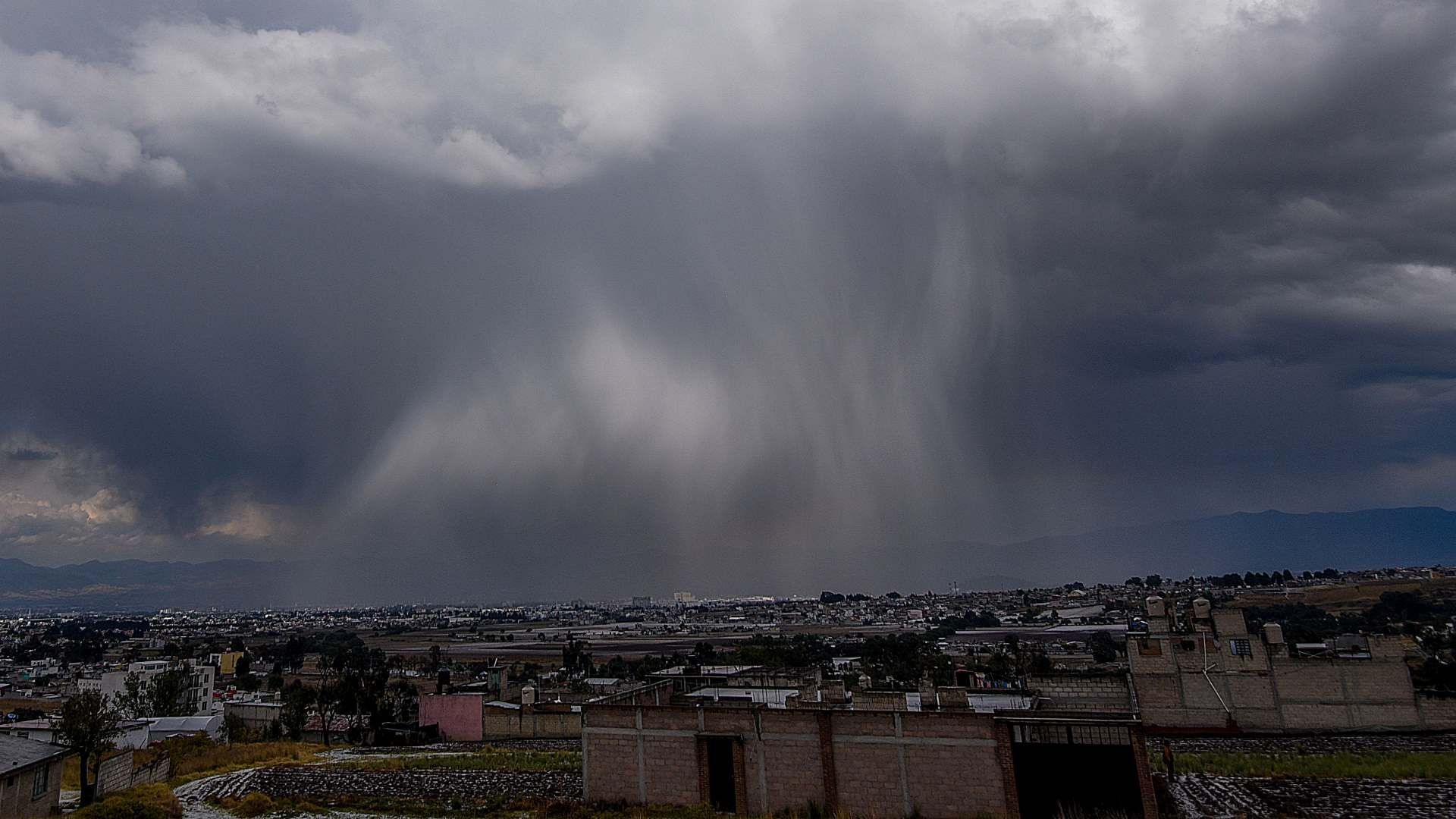 Tormenta en el Valle de México en marzo 2026. Foto: Cuartoscuro | Archivo