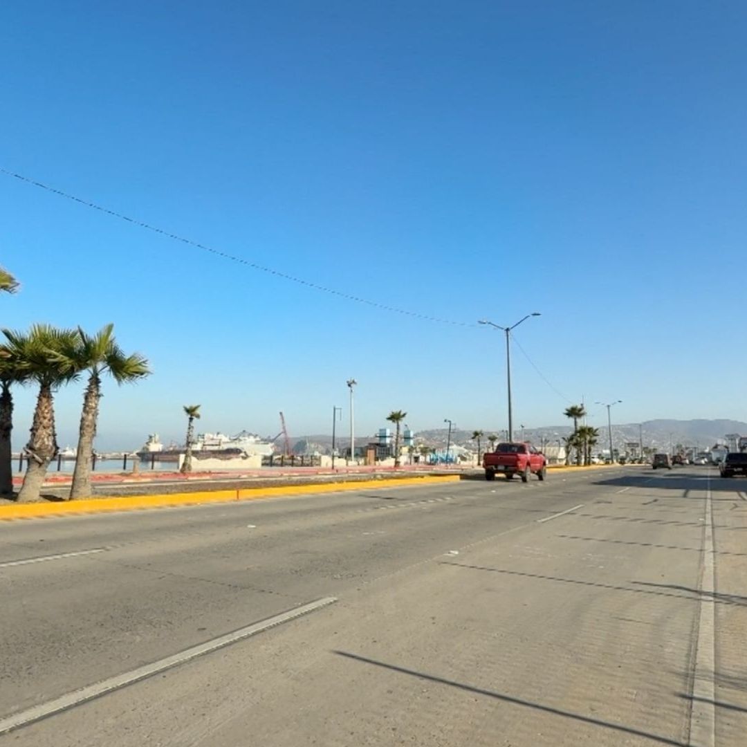 Cierran Playa Hermosa en Ensenada por Derrame de Aguas Residuales