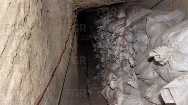 Interior del túnel para robo de hidrocarburo en Santa Catarina