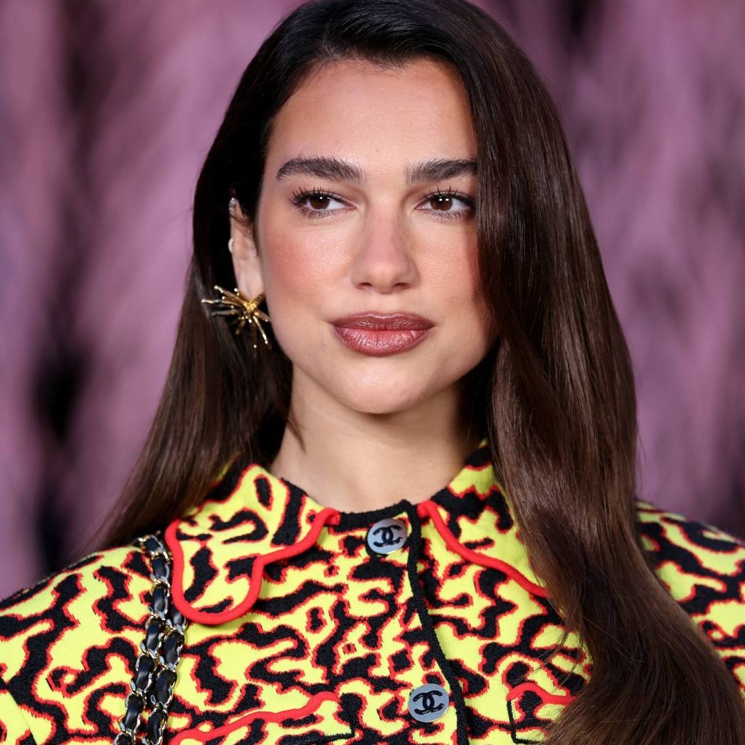 Dua Lipa Demanda a Samsung por Uso Indebido de su Imagen