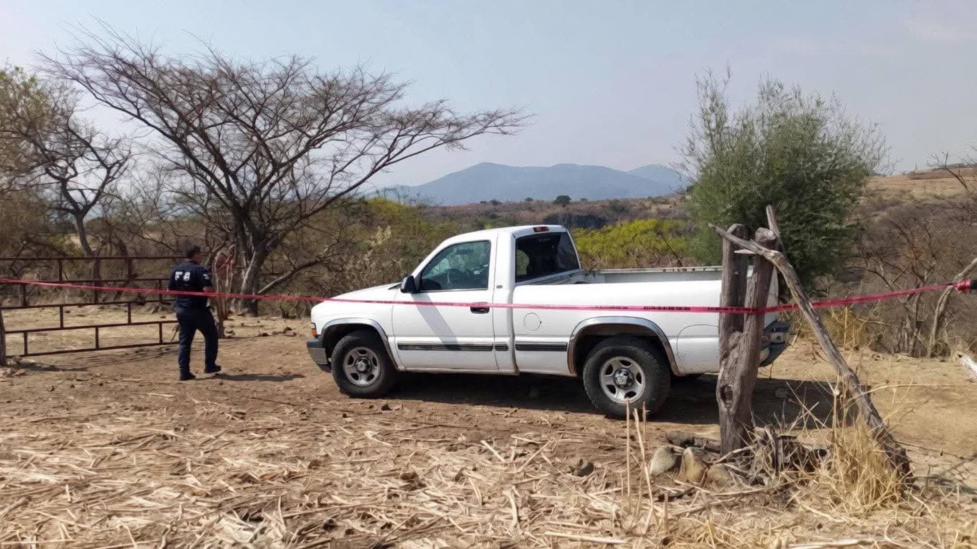 Mujer Asesinada Muerta Balazos Camioneta Los Reyes Teolco Cohuecan Puebla Ejido Tierra Blanca