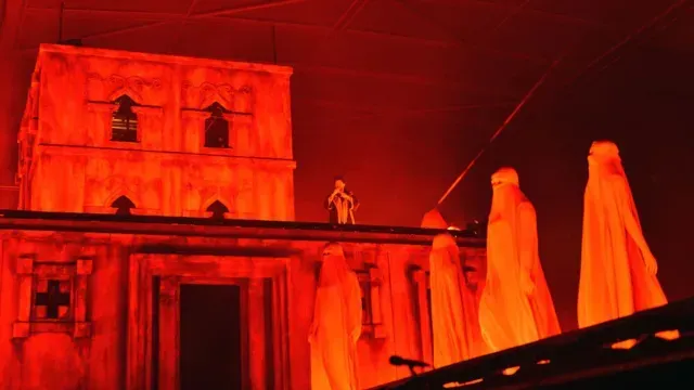 Así lucá el escenario en la primera parte de la gira de The Weeknd, que regresa a México en abril 2026. Foto: Getty Images