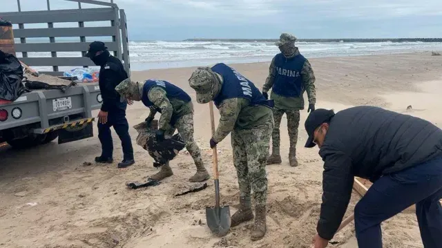 Limpian Playa Bagdad y Mezquital por Hidrocarburo