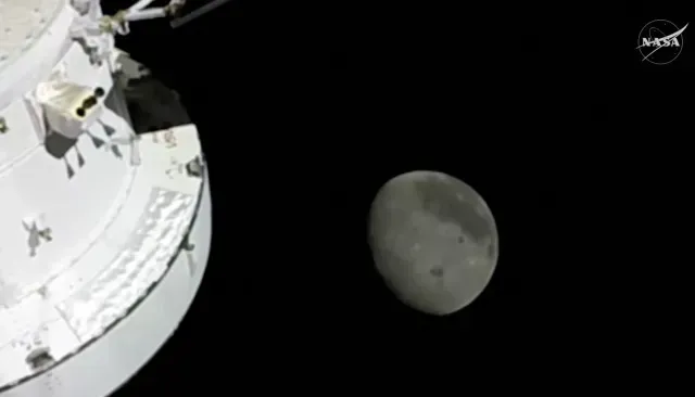 Vista de la Luna desde el exterior de la cápsula Orión