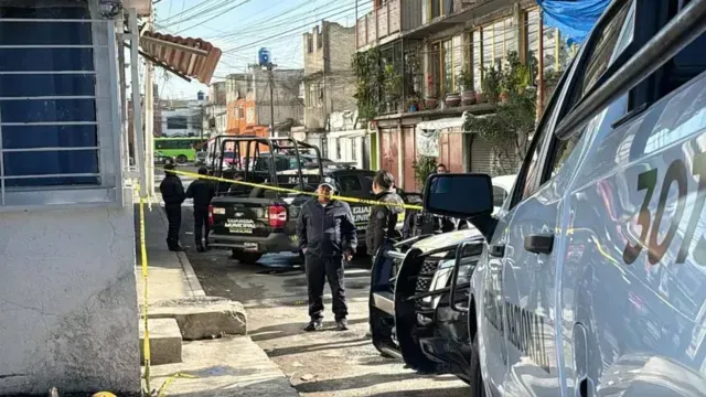 VIDEO: Motociclistas Abandonan Cuerpo Sin Vida de Hombre en Naucalpan; Fingían que Era Pasajero