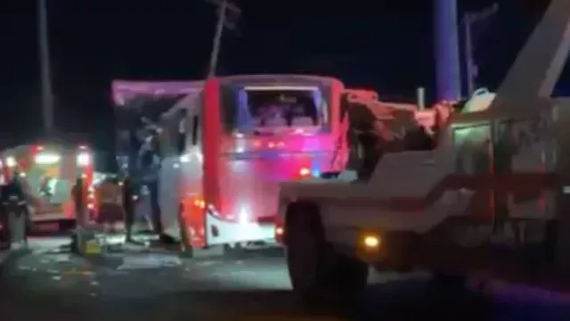 Muere chofer del camión cuando era trasladado a un hospital. Foto: N+