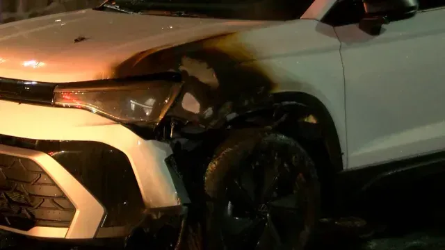 Vehículo quemado en Guadalajara.  Foto: N+