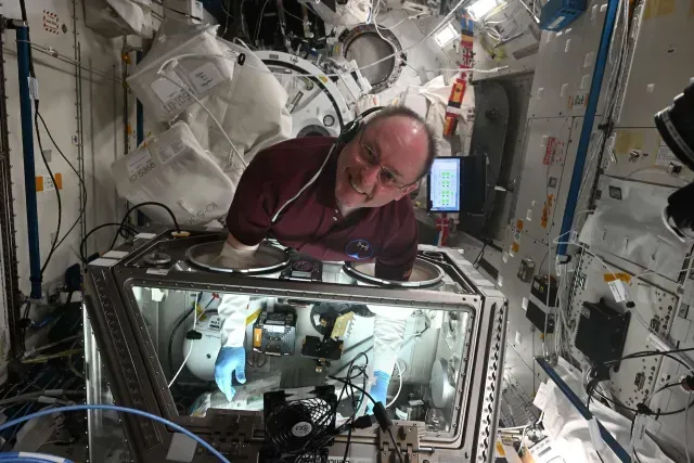 Mike Fincke reconoció que tuvo un problema de salud que obligó a la misión Crew-11 a volver