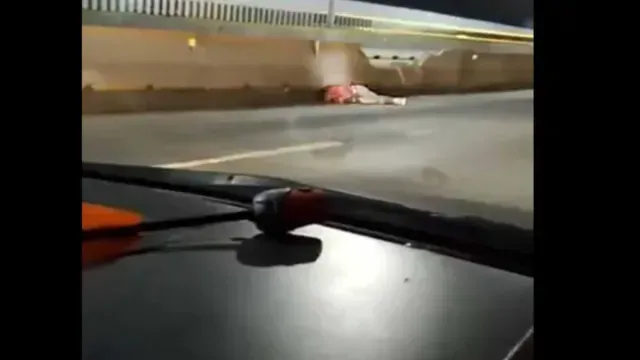 Persona accidentada en autopista Cuernavaca.