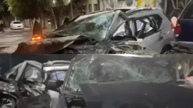 Dos camionetas quedaron destrozadas tras un choque en Tehuacán. Foto: X @ciudadano_pue