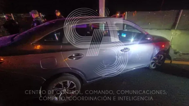 Delincuentes chocan auto robado tras persecución de policías. Foto: Sesesp Tlaxcala