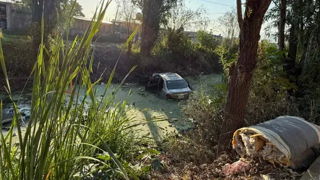 Automovilista cae a canal. Foto: N+