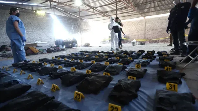 La Fiscalía del Estado de Jalisco realizó una jornada de trabajo junto con integrantes del colectivo Guerreros Buscadores de Jalisco el 13 de marzo de 2025 en el Rancho Izaguirre. Foto: Cuartoscuro