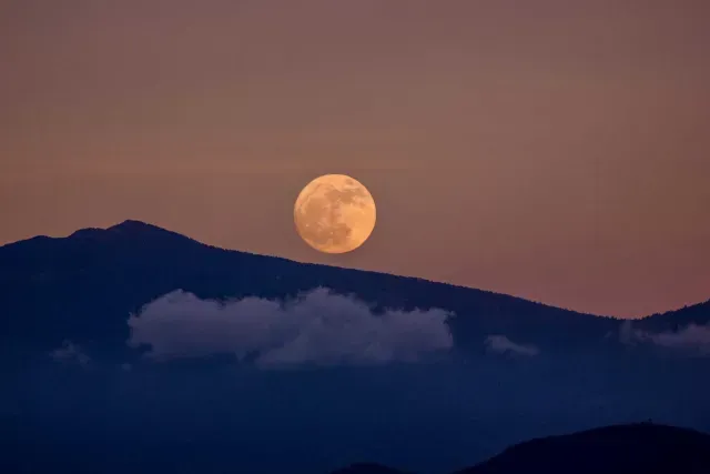 La Luna de Lobo llegará el 3 de enero del 2026