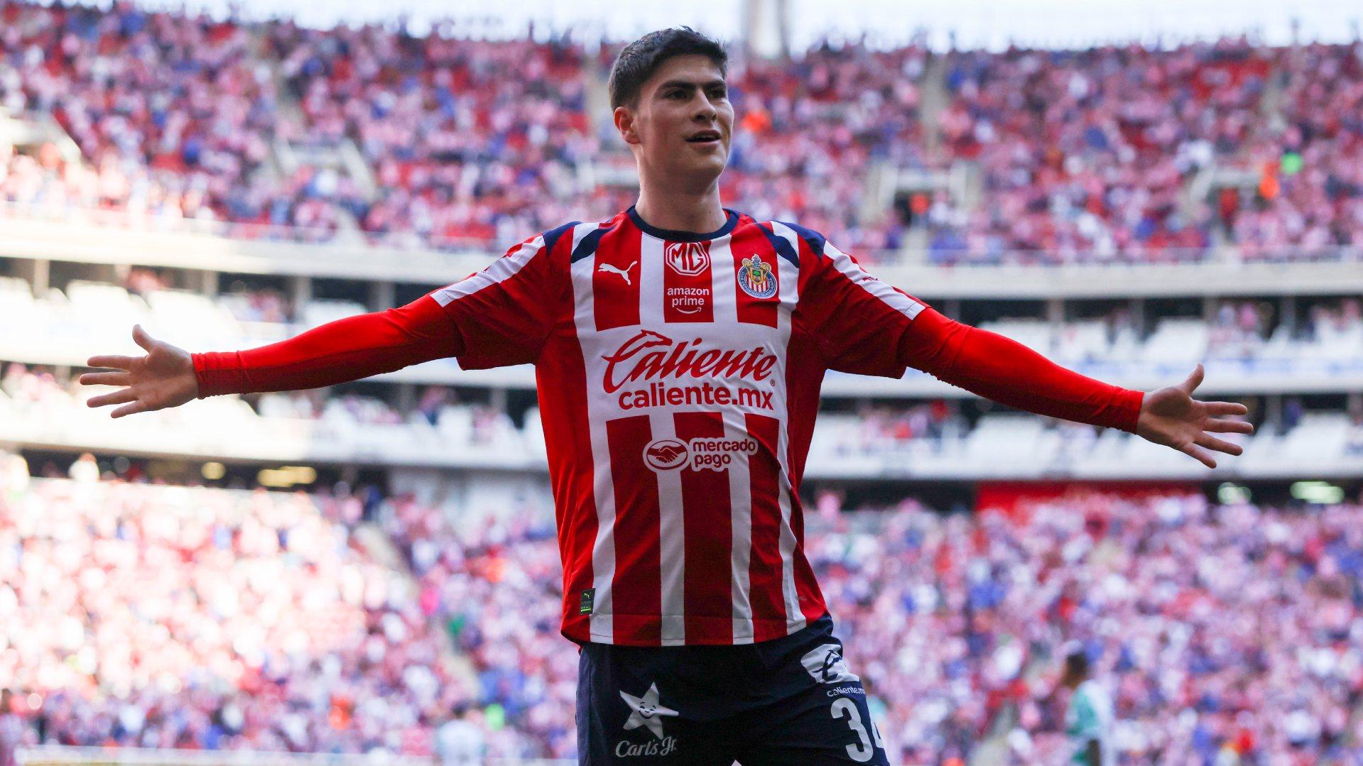 Chivas Golea a Santos en la Liga MX; Afianza su Lugar en la Tabla
