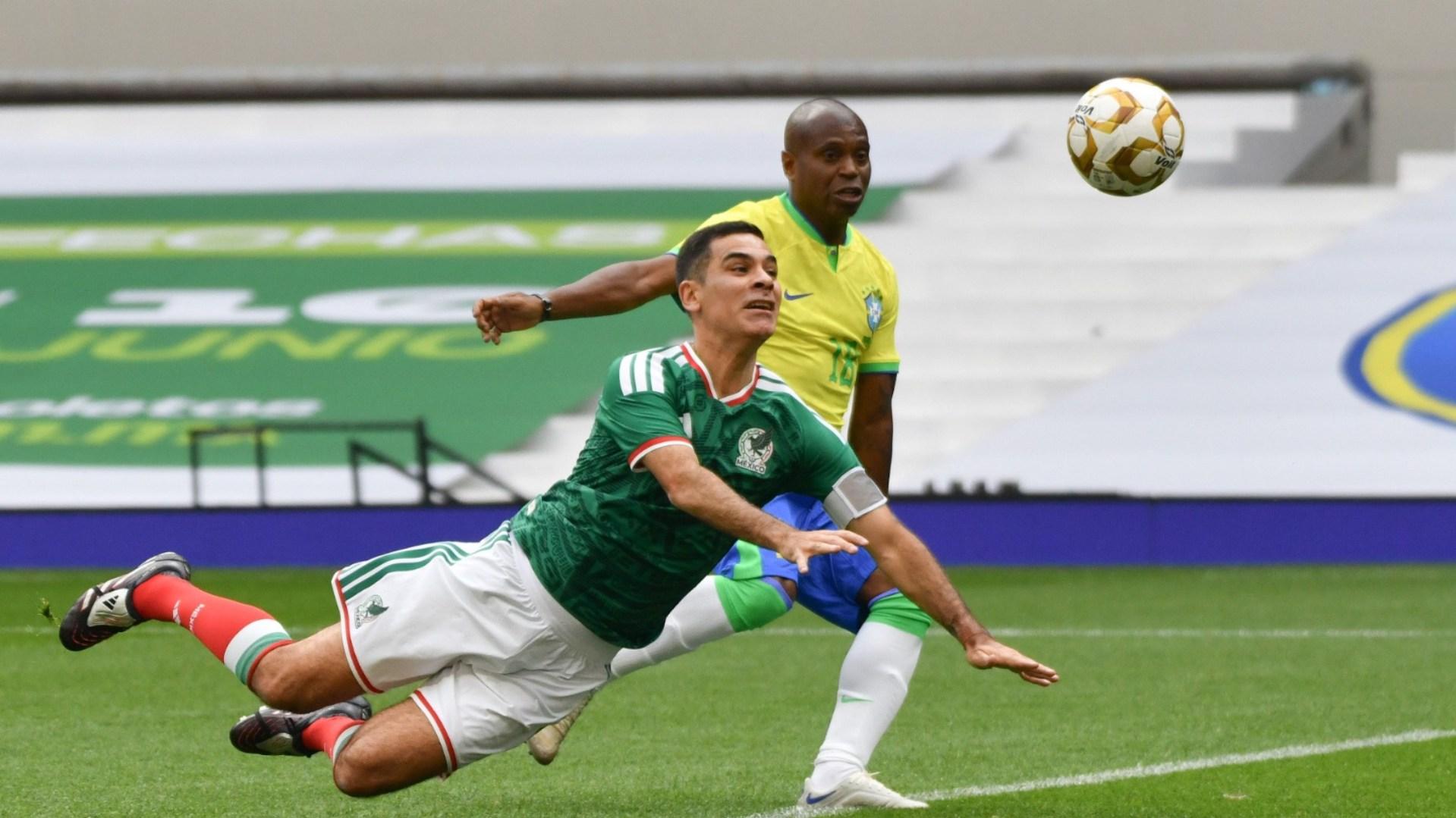 México Vence a Brasil En Partido de Leyendas