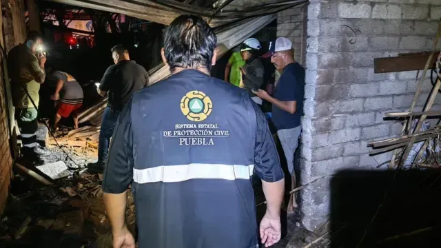Atienen incendio por explosión de polvorín en Ajalpan, Puebla. Foto: PC Estatal Puebla