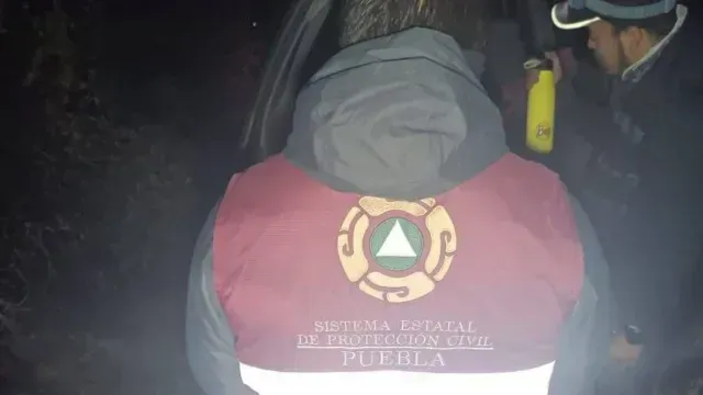 Protección Civil del Estado de Puebla realiza la búsqueda de dos alpinistas perdidos. Foto: PC Estatal