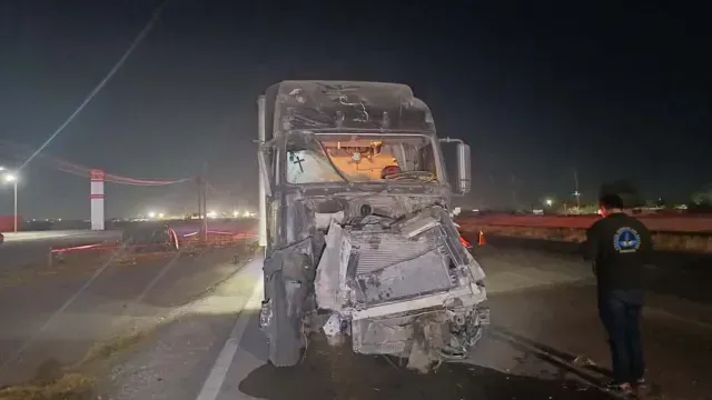 Muere Conductor en Choque Frontal con Tráiler en Carretera Gómez ...
