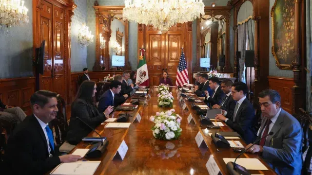 Otros miembros del gabinete de Sheinbaum asisten a la reunión con Kristi Noem en Palacio Nacional. Foto: Presidencia de México