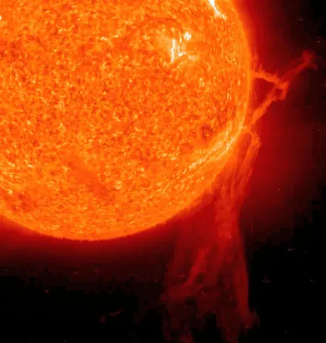 Llamarada emitida por el Sol