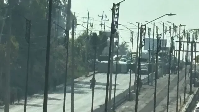 Cierre total del Periférico de Puebla de Valsequillo hacia la Av. 16 de septiembre. Foto: Redes sociales