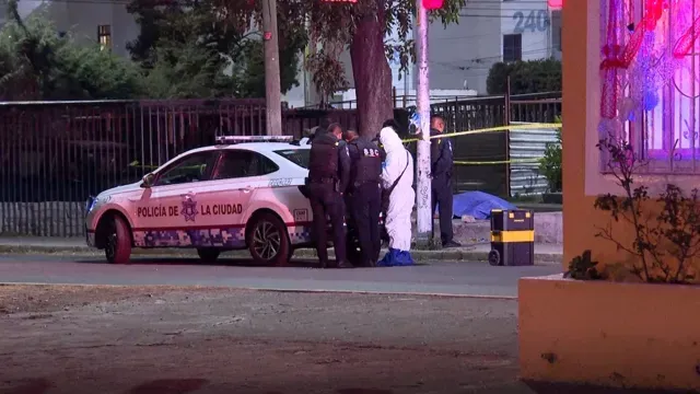 El lugar del homicidio se mantuvo acordonado por la policía municipal. Foto: Carlos Barreda | N+