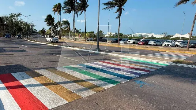 Pintan Cruce Peatonal en Tampico por Mes del Orgullo 2025