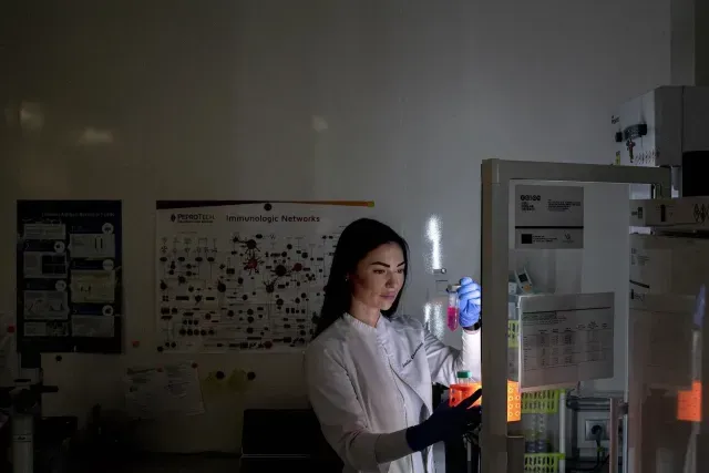 La científica checa Sandra Charvatova, investigadora sobre el cáncer