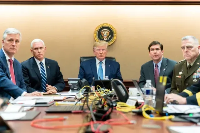 Donald Trump en el situation room en 2019