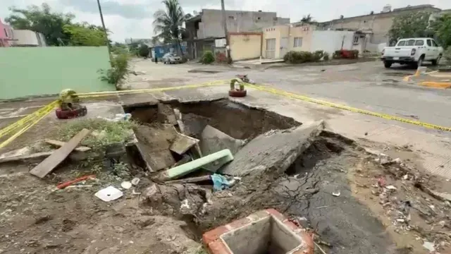 Hundimiento obliga a evacuar a los habitante de dos viviendas